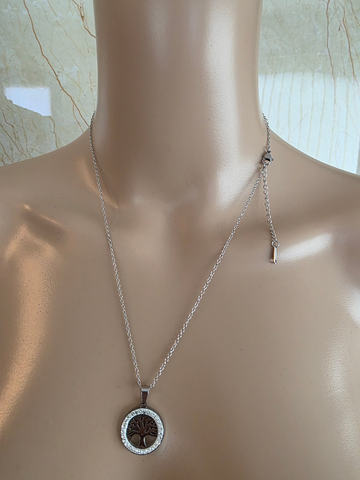 Kette mit Anhänger Lebensbaum